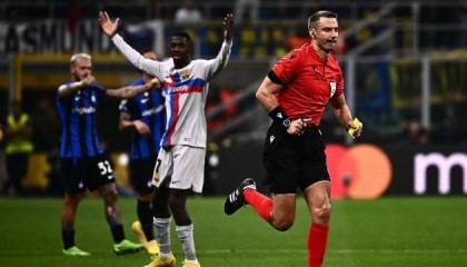 开云体育中国-法蒂手球不该连坐佩德里，裁判欠巴萨“两点一红”？