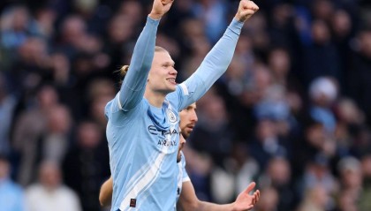 打破安菲尔德魔咒！哈兰德传射建功，脱衣庆祝染黄，破32天球荒