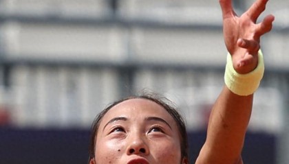 开云体育入口-三盘苦战不敌前法网冠军 郑钦文无缘罗马站16强|奥斯塔彭科|WTA1000|女单|对手|发球_新浪新闻